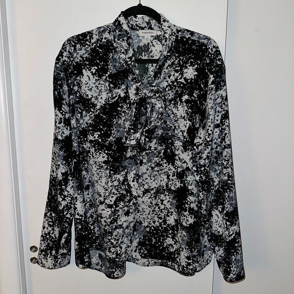 Nordstrom Button Down Tie Neck Abstract Black Gray White Blouse Large EUC